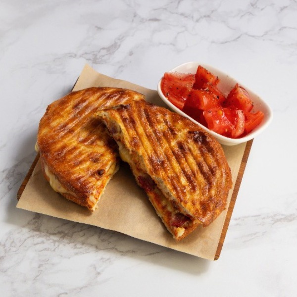 Sucuklu & Kaşarlı Bazlama Tost